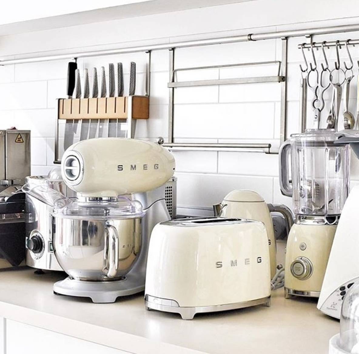 十年璀璨，意式美學(xué)點亮廚房 SMEG高顏值廚電，連接美食與生活的藝術(shù)